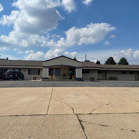 Amerivu Inn Harvest Estates New Hampton Экстерьер фото