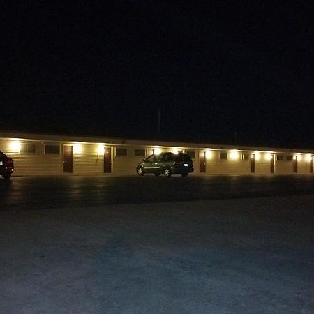 Amerivu Inn Harvest Estates New Hampton Экстерьер фото