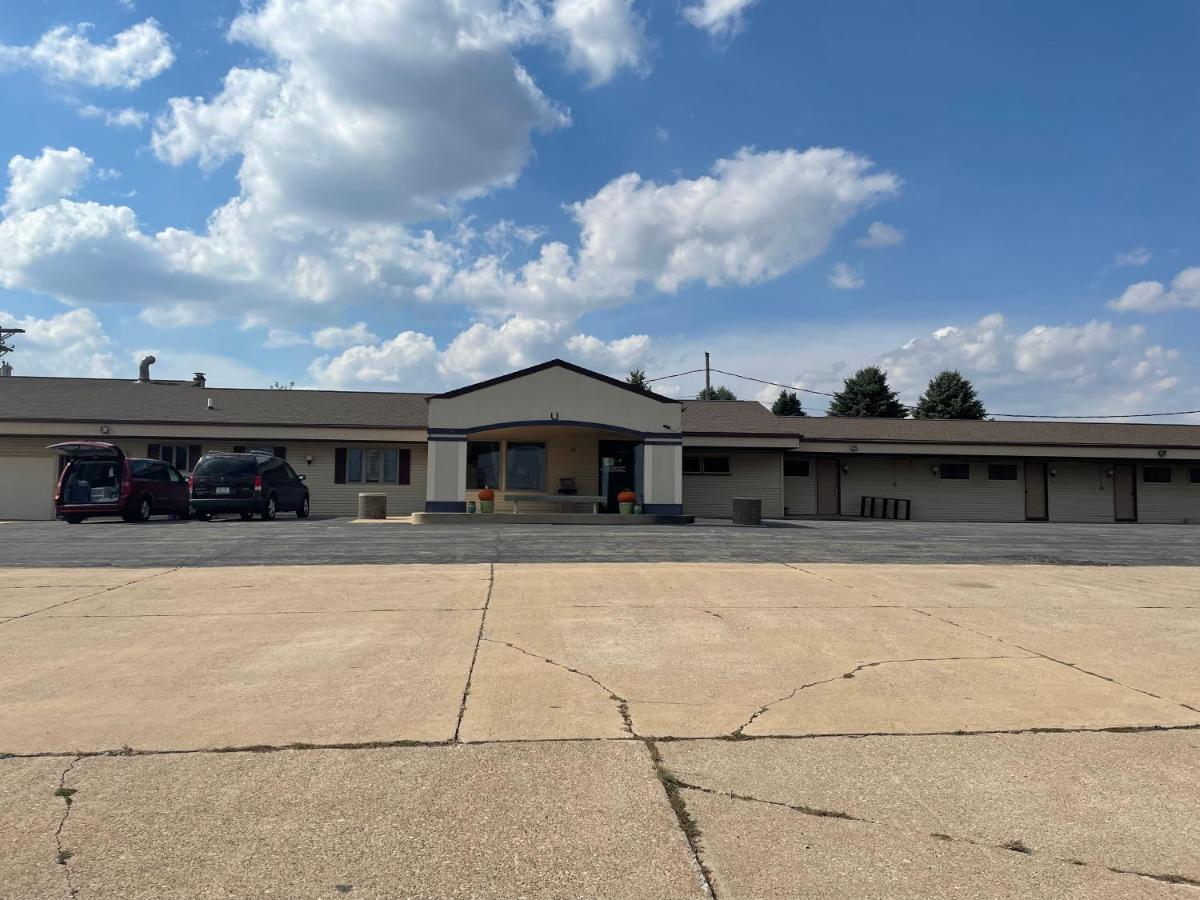 Amerivu Inn Harvest Estates New Hampton Экстерьер фото