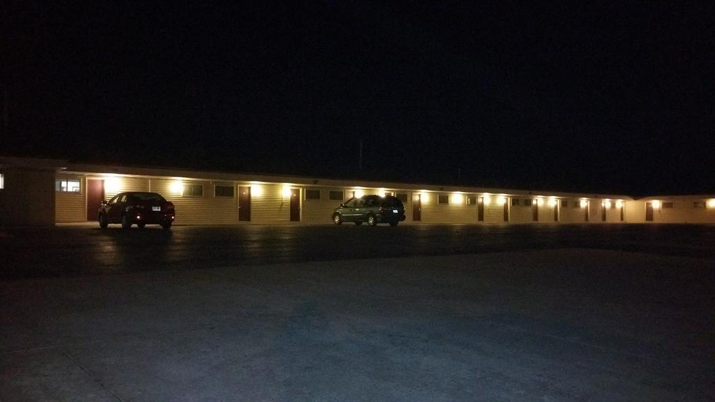 Amerivu Inn Harvest Estates New Hampton Экстерьер фото