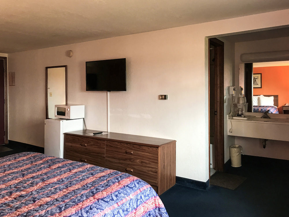 Amerivu Inn Harvest Estates New Hampton Экстерьер фото