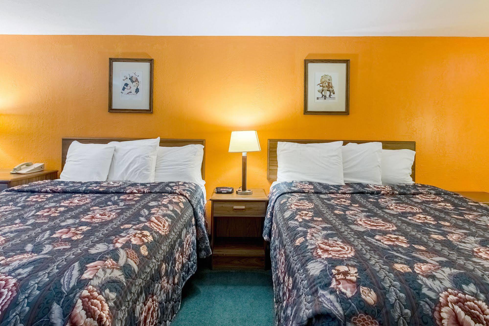 Amerivu Inn Harvest Estates New Hampton Экстерьер фото