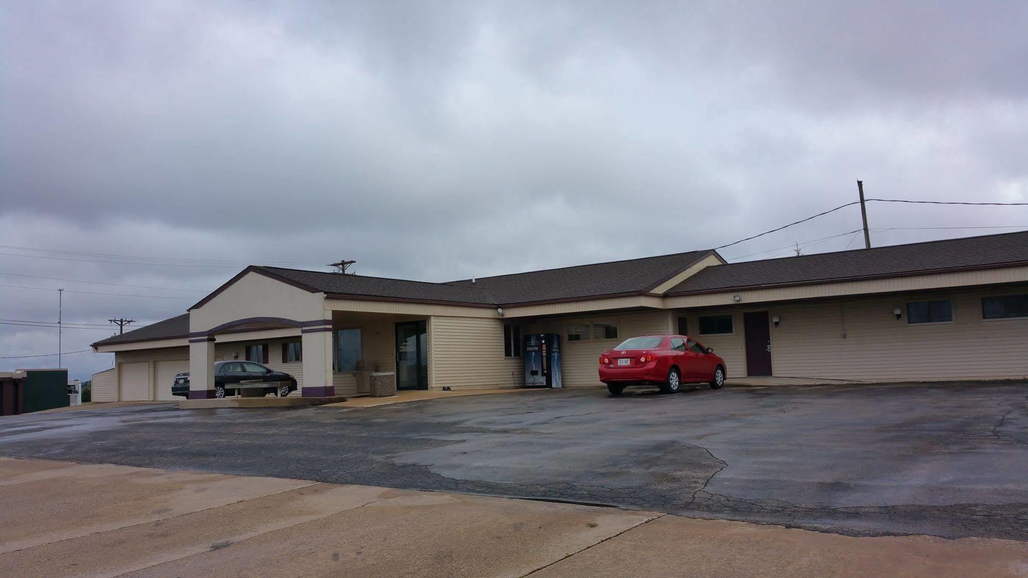 Amerivu Inn Harvest Estates New Hampton Экстерьер фото